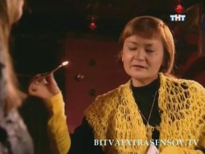 Бахыт Жуматова работает со спичками