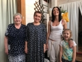 в семье все хорошо, все любят и поддерживают друг друга, но я почему-то уверен, что это какой-то заговор